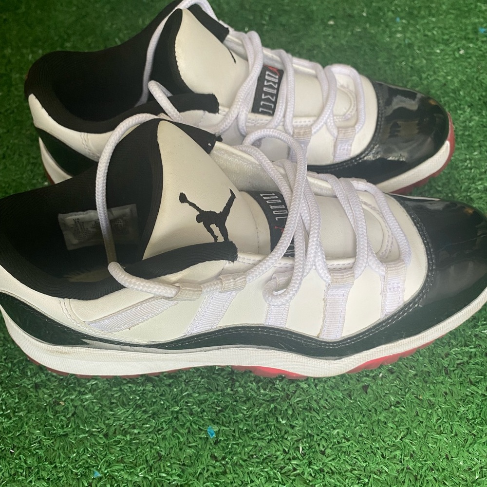 Kids Jordan Retro 11 Low (Concord Bred).